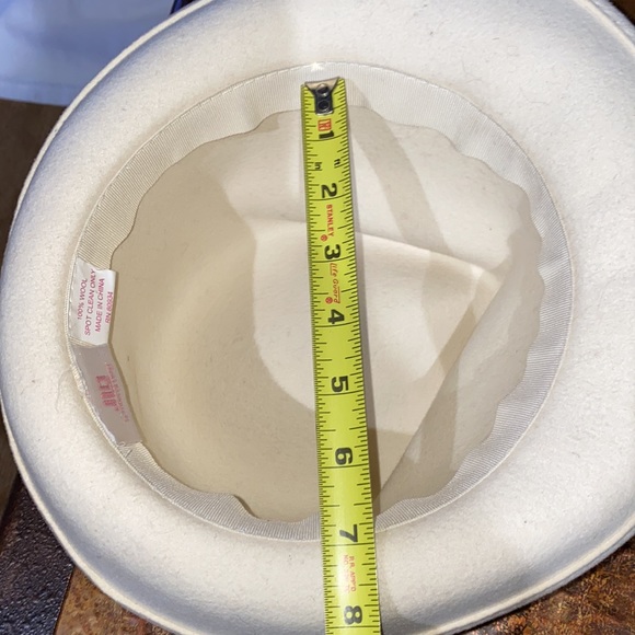 JLO 100% Wool Hat With Flower - Picture 6 of 6